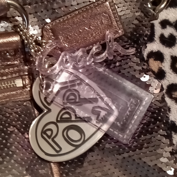 Coach - Picture 2 of 4